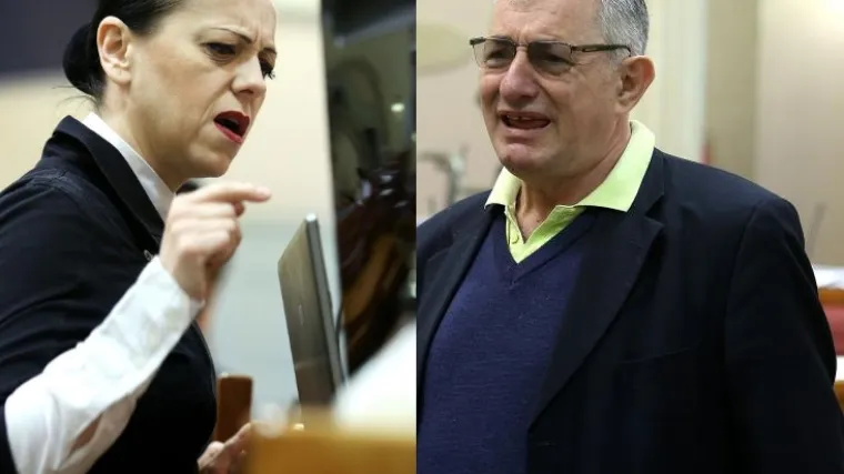 'Premijer mora ili odstupiti ili odmah odgovoriti na optužbe'