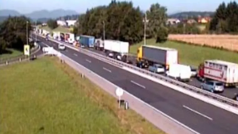 U te&scaron;kom sudaru poginula najmanje dva policajca