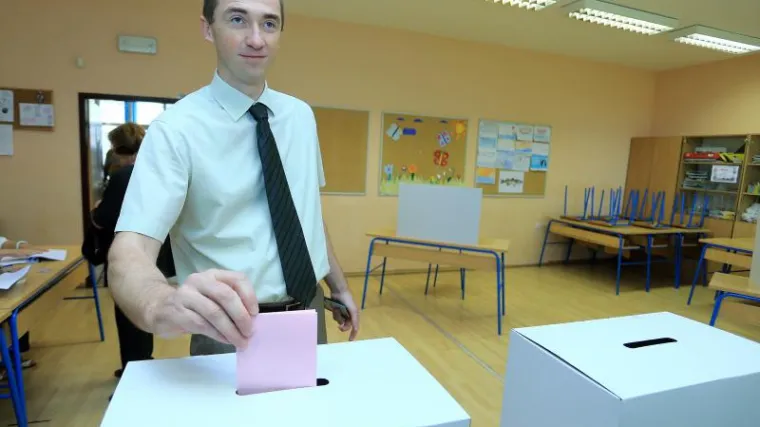 Penava i Sabo u drugi krug, HDZ-ovoj koaliciji 11 mandata