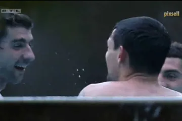 Goli nogometaši - besplatna reklama za Hrvatsku!