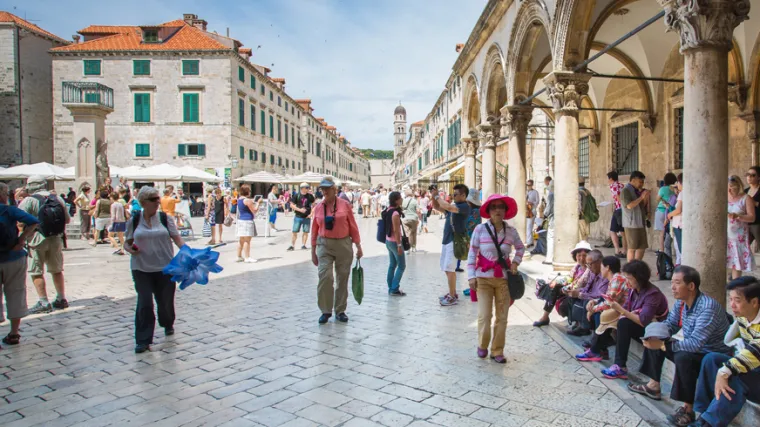 Produljeni vikend: Pripremite se na gužve, ali i kišu