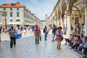 Produljeni vikend: Pripremite se na gužve, ali i kišu