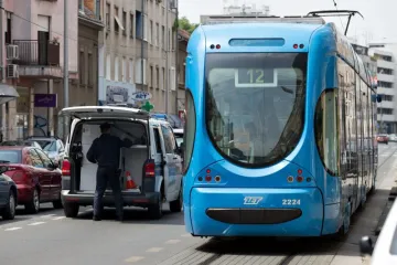 Strava u Zagrebu: Tramvaj naletio na trudnicu!