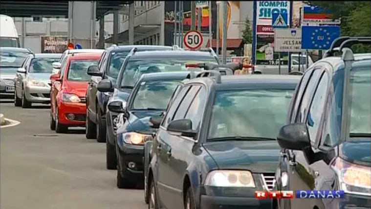 Svake minute 26 automobila uključuje se na autocestu prema moru!