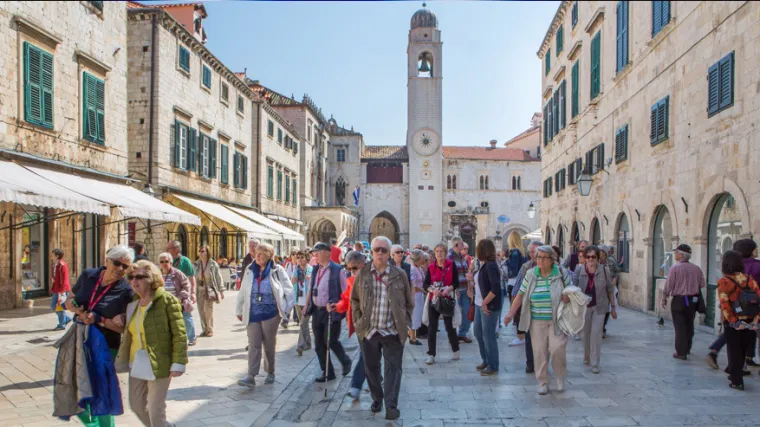 Kolaps u Dubrovniku: Stiglo pet kruzera sa &scaron;est tisuća turista