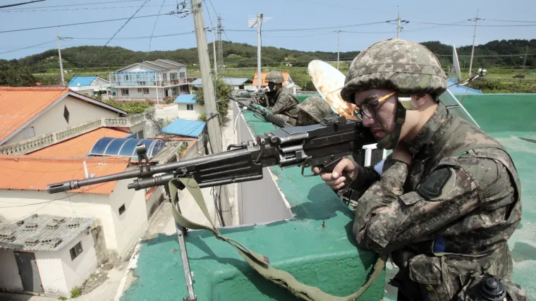 Vojnik ubio petoricu kolega pa nastavio svoj krvavi pohod