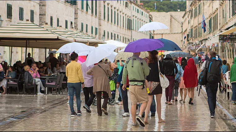 Plimni val u Veloj Luci, ki&scaron;a posvuda u Hrvatskoj