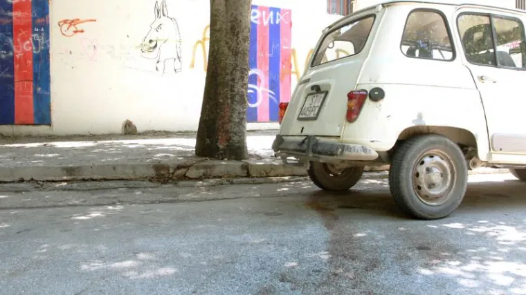 Mladić nastrijeljen u glavu na igralištu u Kaštel Novom