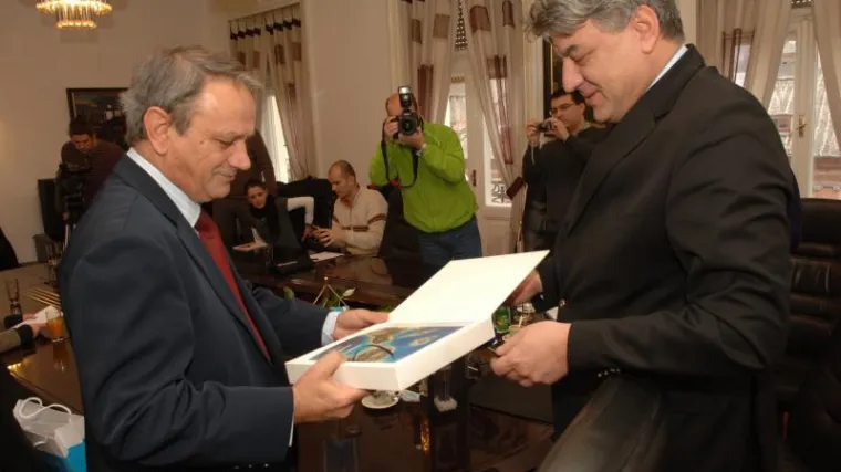 'Sabo je dobro i pro&scaron;ao, izbore su odlučili transportni glasovi'