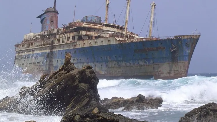 Spasioci na ribarskom brodu prona&scaron;li 30 mrtvih imigranata