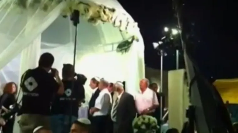 Mladenci i gosti bježali dok im je raketa letjela iznad glava!