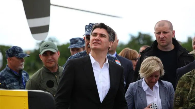 Helikopter s Milanovićem nije mogao sletjeti u Osijek zbog naoblake