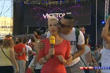 Ana Miščević i ove godine dobila poljubac usred javljanja uživo!