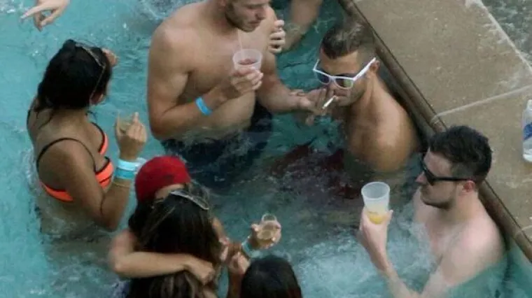 Wilshere se opet doveo u probleme zbog pušenja
