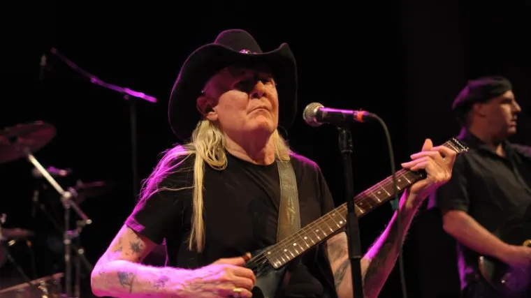 Preminuo legendarni blueser Johnny Winter