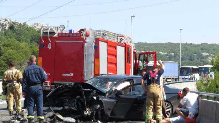Težak sudar u tunelu: Preminula jedna od tri te&scaron;ko ozlijeđene osobe!