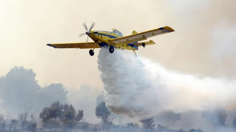 Vi&scaron;e od 50 vatrogasaca poku&scaron;ava ugasiti požar na Lastovu