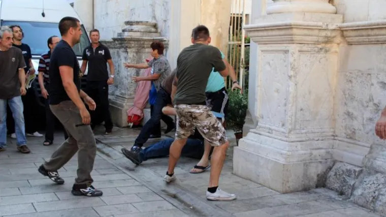 Pijani Francuzi slomili ruku Bračaninu koji ih je zamolio da se sti&scaron;aju