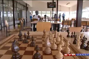 Dok ebola hara Afrikom, azilante hrvatski policajci primili bez ikakve zaštite