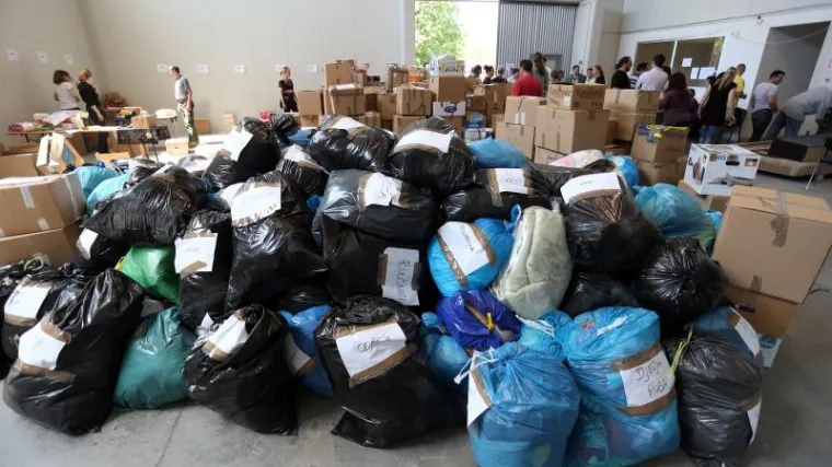 Novac za sanaciju od poplava potro&scaron;ili na tetovaže i piercinge!?