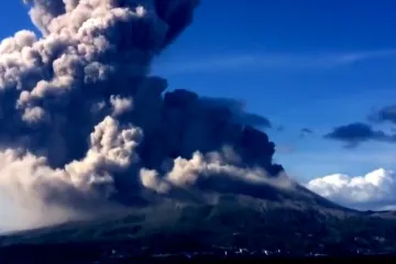 Budi se najveći vulkan na Islandu, vlasti na oprezu