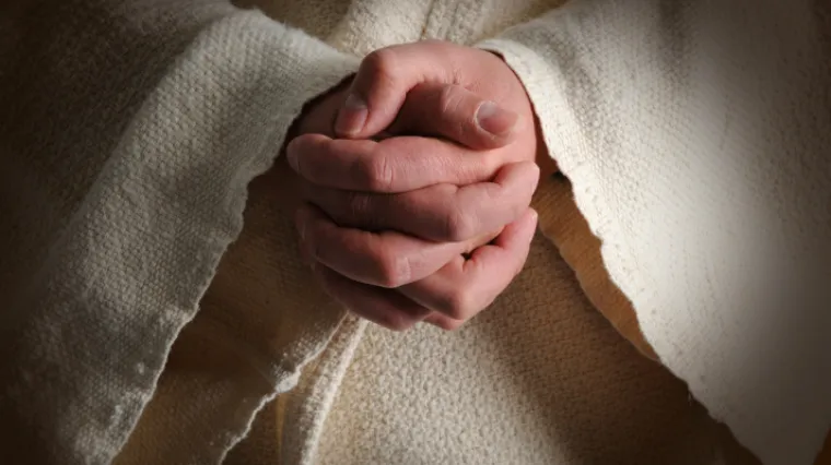 Pozajmila od svećenika novac zbog 'bolesti', a zatim ga počela ucjenjivati