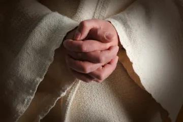 Pozajmila od svećenika novac zbog 'bolesti', a zatim ga počela ucjenjivati