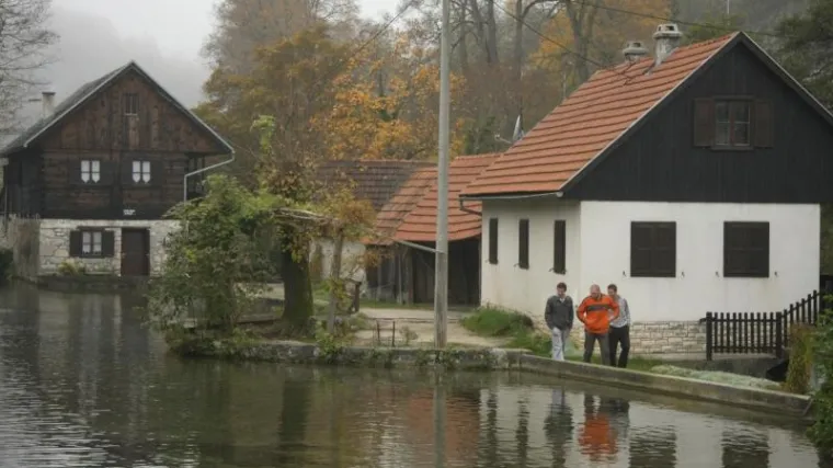 Slunjčica se razlila u Rastokama, porast Kupe i Korane