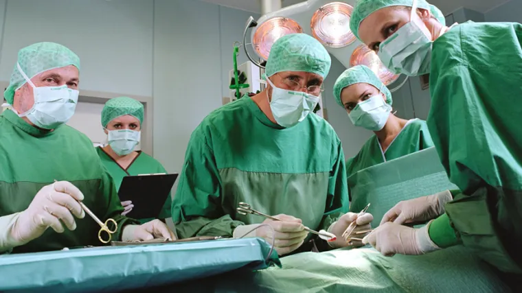 Ženi iz trbuha uklonili tumor od osam kilograma!