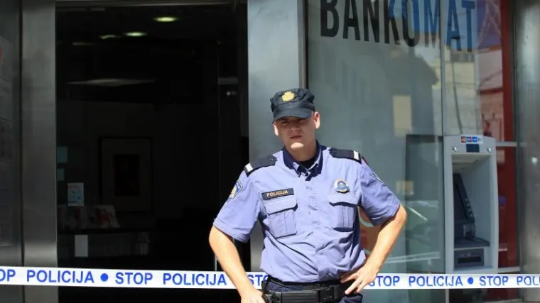 Blagajnik banke u Đakovu pronevjerio 3,5 milijuna kuna