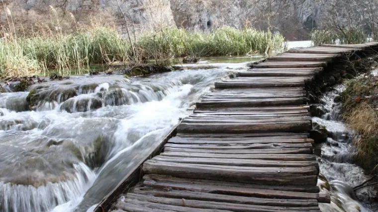 Plitvička jezera pod vodom: Turistima ne smeta