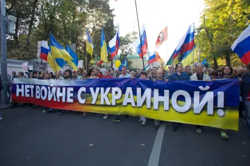 Tisuće prosvjednika protiv rata u Ukrajini: Stop Putinovim lažima!