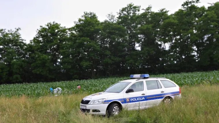 Prona&scaron;li dva mrtva tijela pored ceste: Riječ o nestaloj majci i sinu?