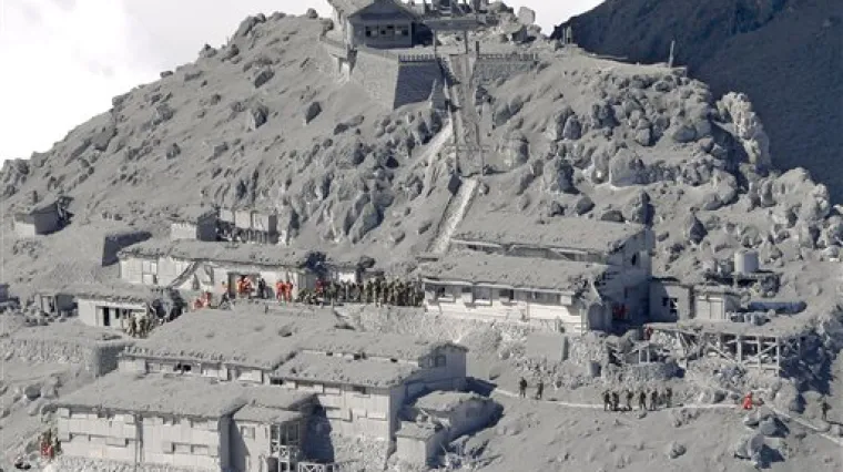 Erupcija vulkana: Na planini na&scaron;li 30 planinara bez znakova života