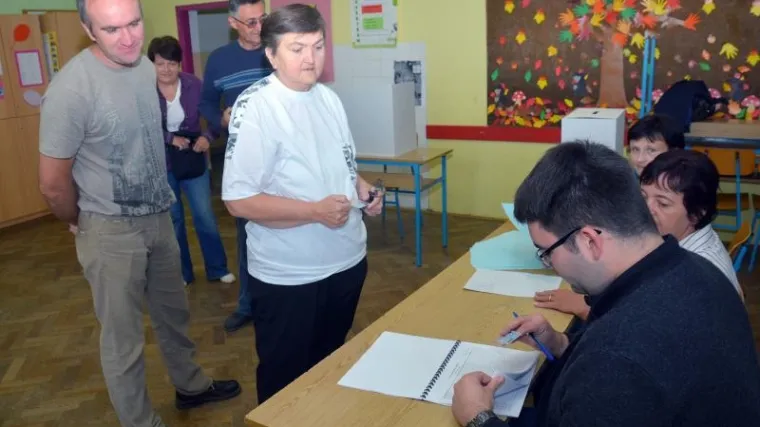 Slab odaziv birača na prijevremenim izborima