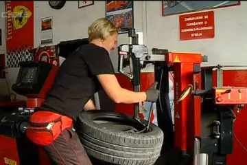 Maštala da postane frizerka, na kraju završila kao vulkanizerka!