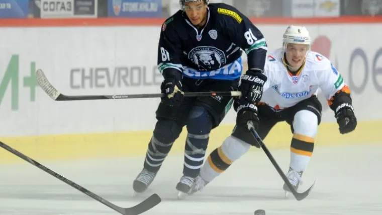 Stewart ipak odlazi, no tko dolazi?