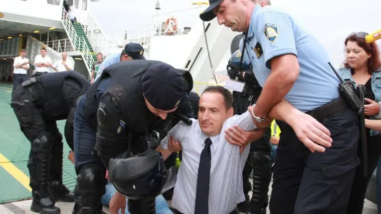 Interventna policija odnijela direktora i radnike Luke Split