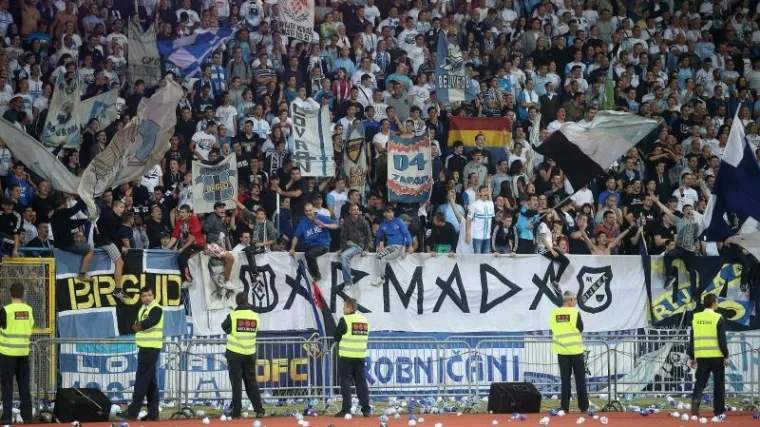 Riječki navijači napali Nizozemce na terasi kafića