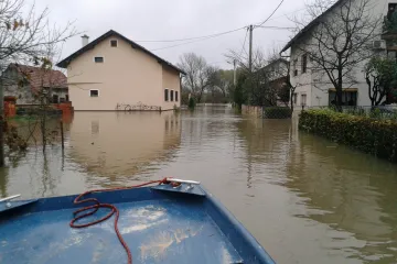 Kupa i Korana opet prijete Karlovcu, deseci kuća već pod vodom
