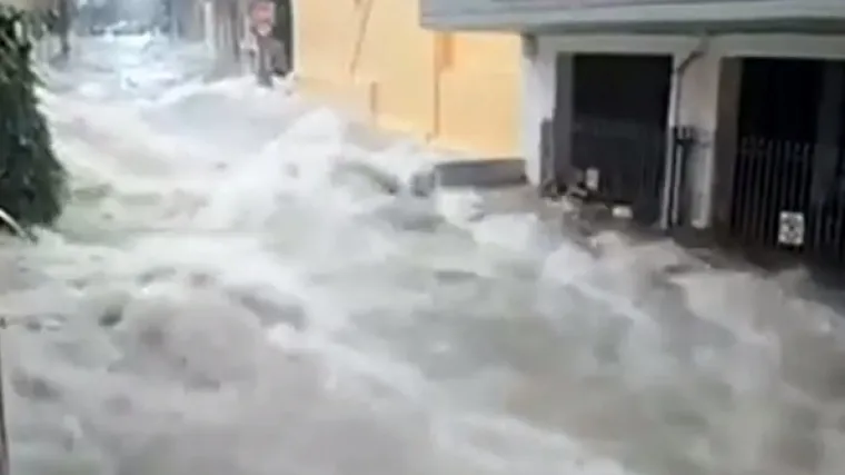 Grčku pogodili uragan i potres: Bujica nosila sve pred sobom!