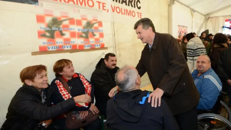 Kujundžić podržao branitelje, od premijera traži prijevremene izbore