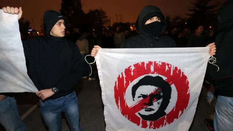 Boysi poručili: 'Mamiću, krv je na tvojim rukama!'