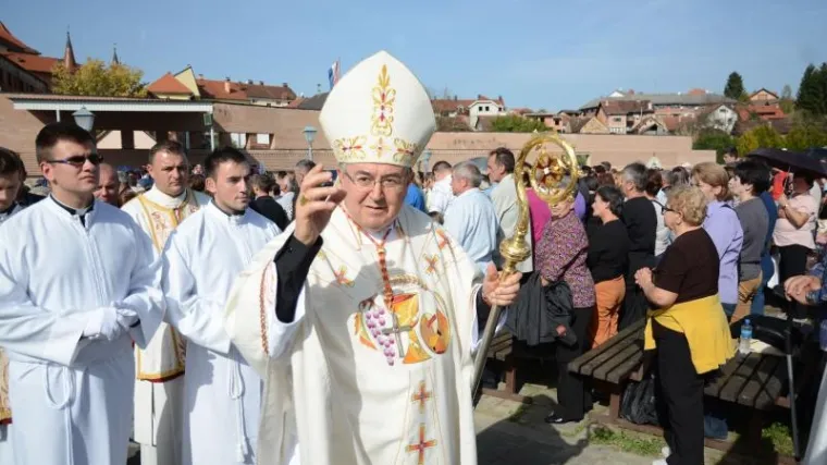 'Pomozite BiH skinuti luđačku ko&scaron;ulju'