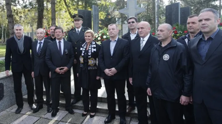 Predsjednički kandidati u borbi za umirovljene generale!