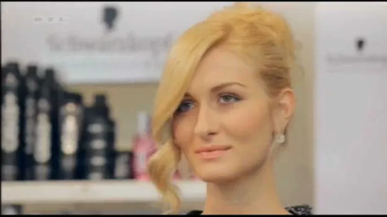 Na Laninoj kosi možemo vidjeti različite svečane frizure