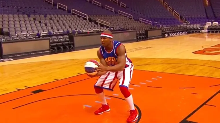 Košarkaš pogodio najduži koš u povijesti - iza leđa!