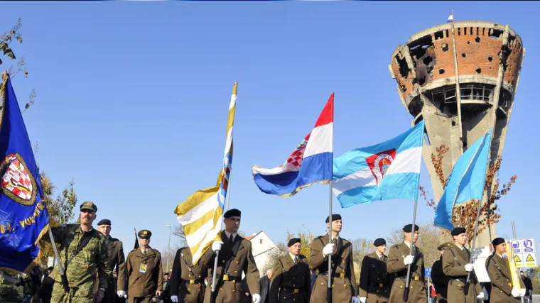 Hoće li politika ostati u drugom planu ili u drugoj koloni?