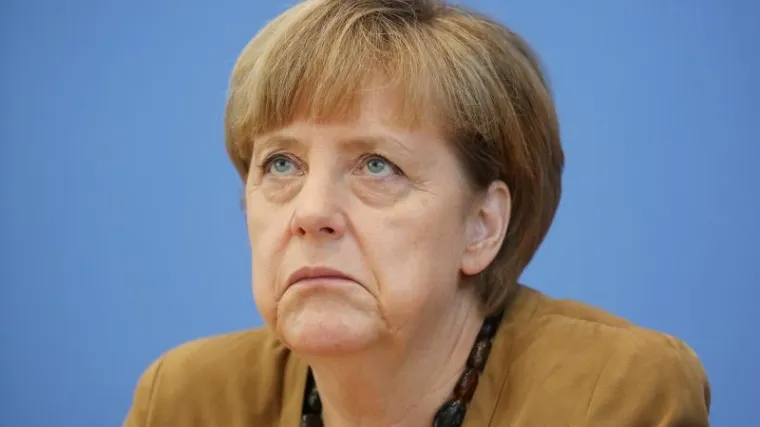 Kancelarka Merkel &scaron;okirala rockera telefonskom isprikom!