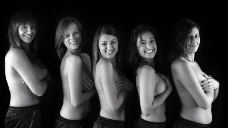 Zavirite u seksi kalendar nogometnih sutkinja!